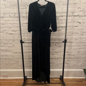 Kiyonna Elegant Dark Emerald Velvet Long Sleeve Dress